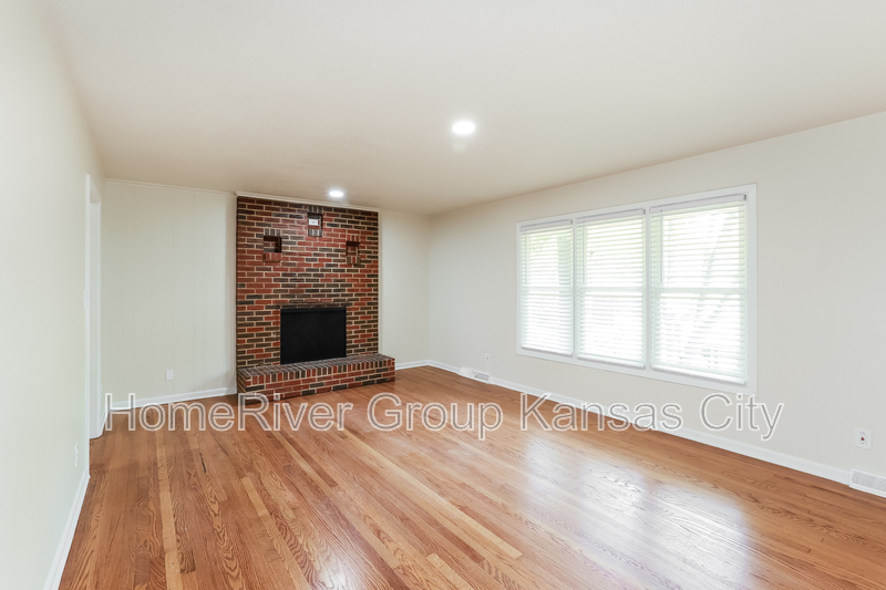 Building Photo - 1527 N 64th Dr
