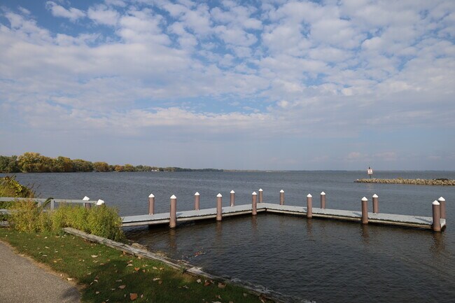 Boat Landing 2 - 665 S Park Ave
