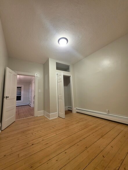 Building Photo - 533 Hanover St