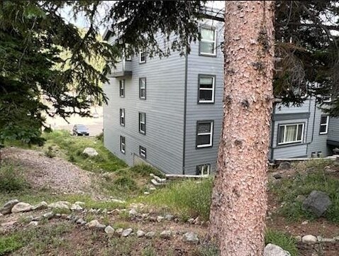 Building Photo - 9366 Fall River Rd