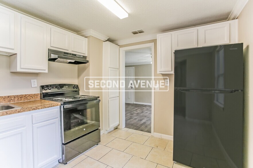Building Photo - 9159 4th Ave