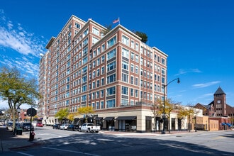 Building Photo - 77 S Evergreen Ave