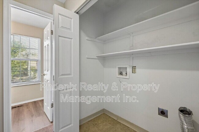 Building Photo - 214 S Tyler Ave
