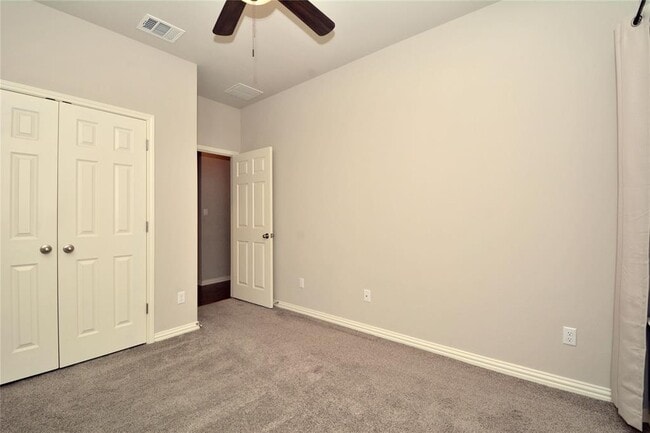 Building Photo - 142 Venice Cove