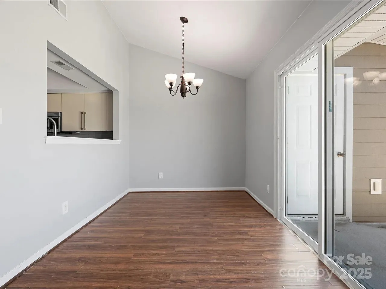 Building Photo - Room in Condo on S Vicksburg Park Ct