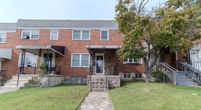 Building Photo - 3 Bedroom Home 21206