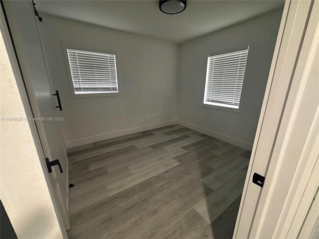 Building Photo - 1308 NW 13th Ct