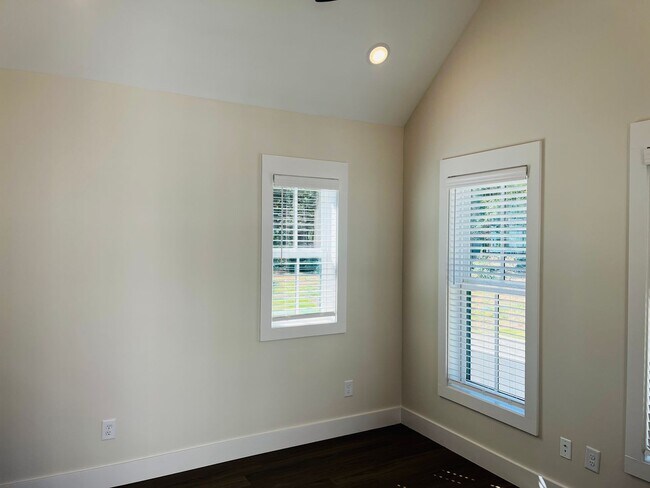 Building Photo - New Construction! 3 bedroom 2 bathroom home in Lagrange! Must see!