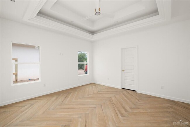 Building Photo - 17 N Revolution St