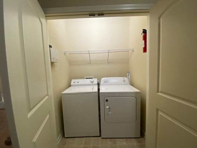 Building Photo - reinb190