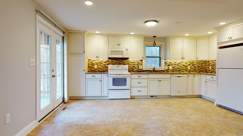 Kitchen - 414 Bay