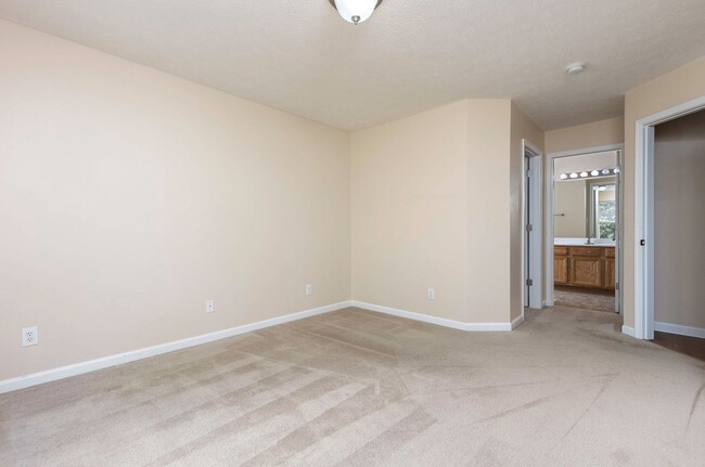 Building Photo - 9415 Magnolia Ridge Dr