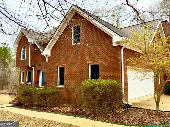 Building Photo - 219 Deerhill Dr