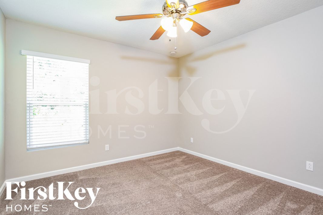 Building Photo - 1148 SW Ackard Ave