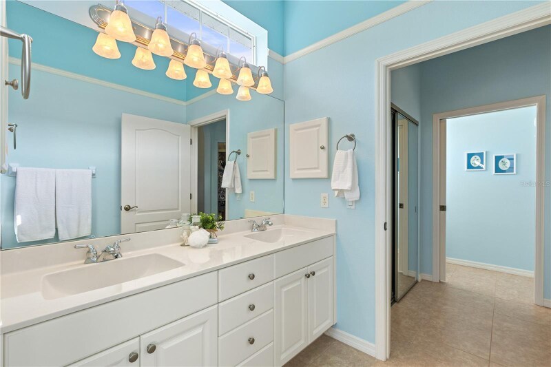 Building Photo - 1610 Monarch Dr