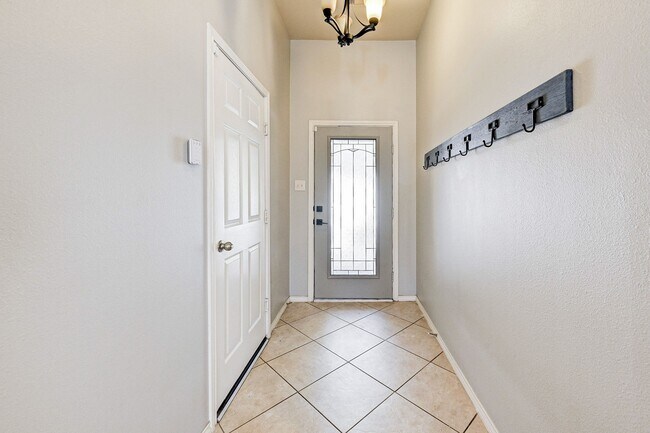 Building Photo - 18923 Bluestone Hollow Ln