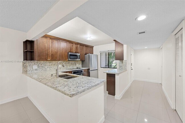 Building Photo - 16491 Blatt Blvd