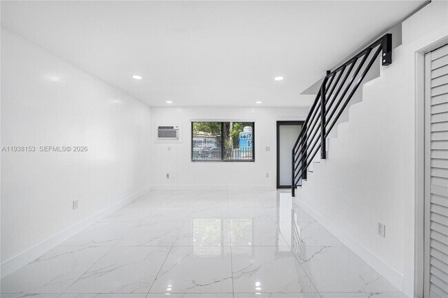 Building Photo - 131 NE 77th St