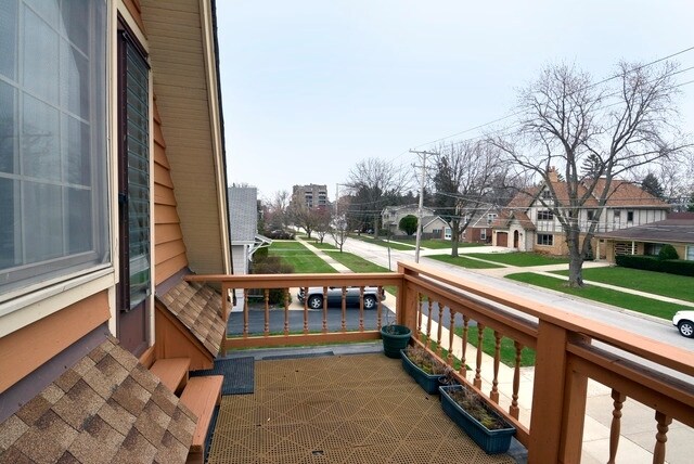 Building Photo - 512 W Wing St