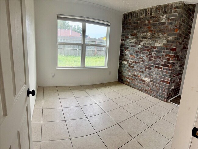 Building Photo - 13035 Bassford Dr