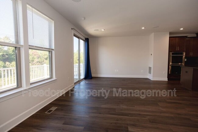 Building Photo - 9882 Hopkins Lp
