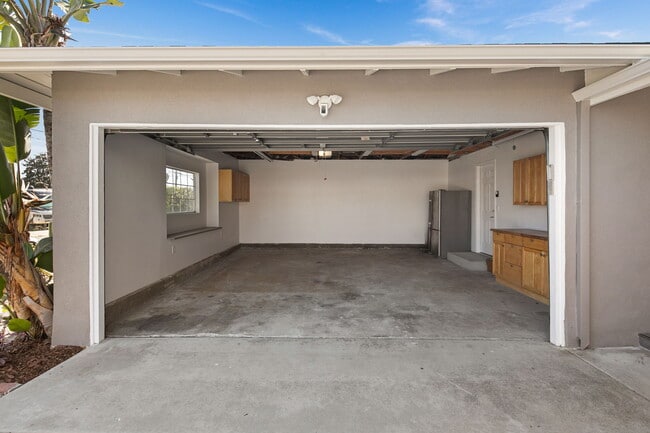 Building Photo - 1648 El Prado Ave