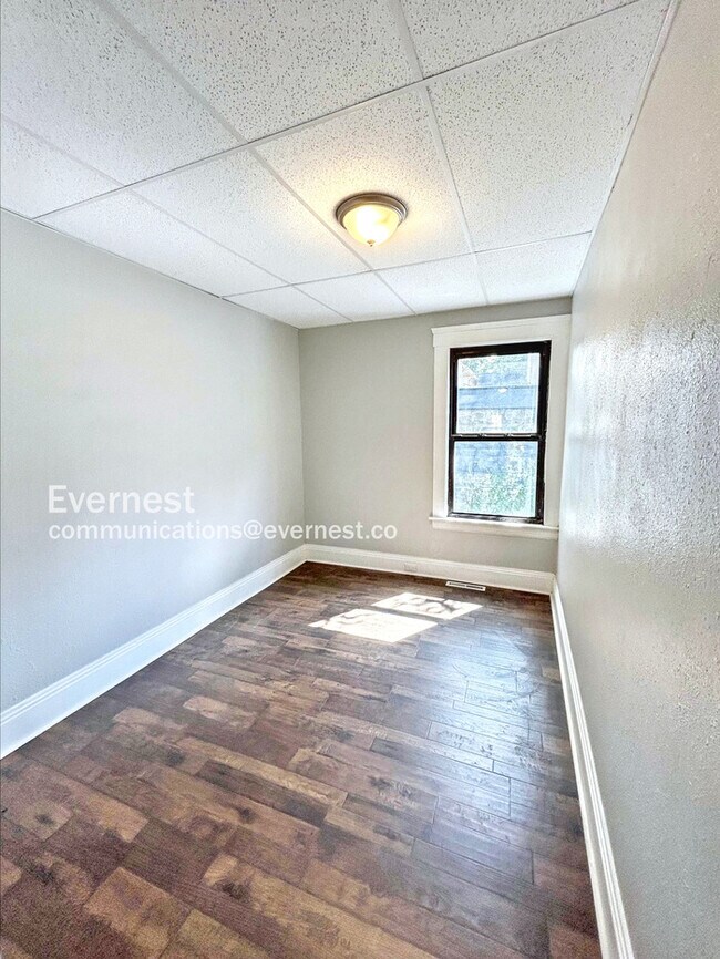 Building Photo - 1807 Denison Ave