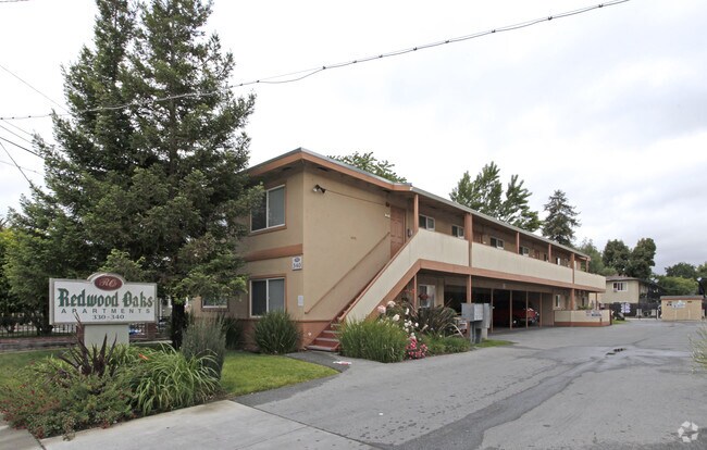Primary Photo - Redwood Oaks Apartments