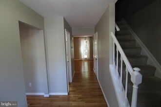 Building Photo - 6055 Meyers Landing Ct