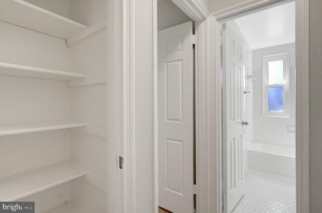 Building Photo - 206 N Trenton St