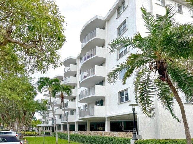 Building Photo - 210 Seaview Dr