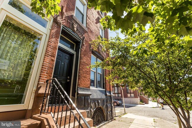 Building Photo - 1331 Reed St