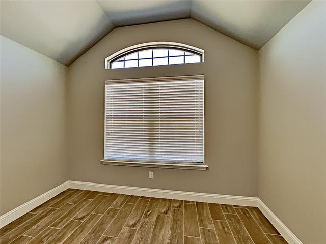 Building Photo - 900 McLynn Ct