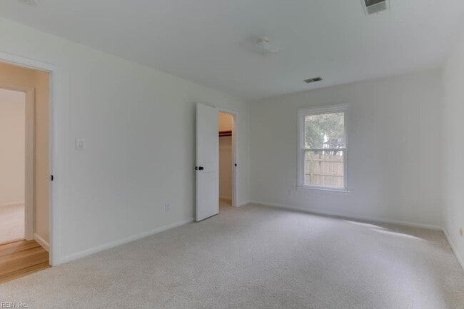 Building Photo - 2637 N Elizabeth Harbor Dr
