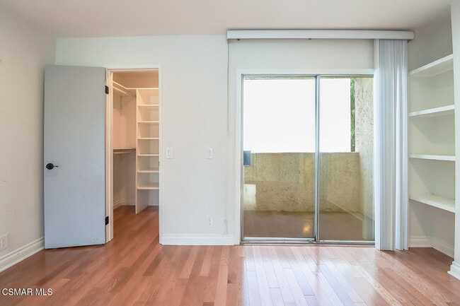 Building Photo - 18411 Hatteras St