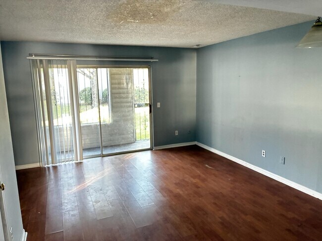 Building Photo - 111 E 1st St