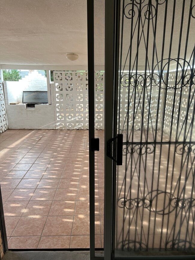 Building Photo - 7105 Tierra Alta Ave