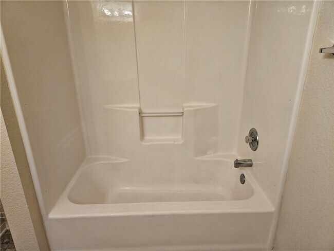 Building Photo - 813 Gemstone Ave