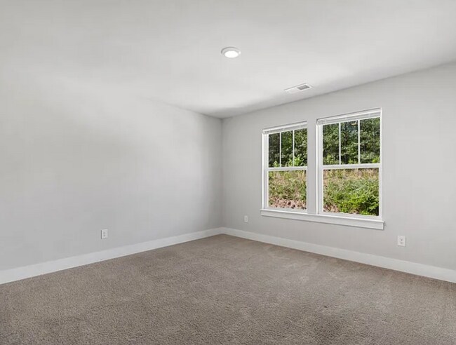 Building Photo - 208 Rosecroft Dr