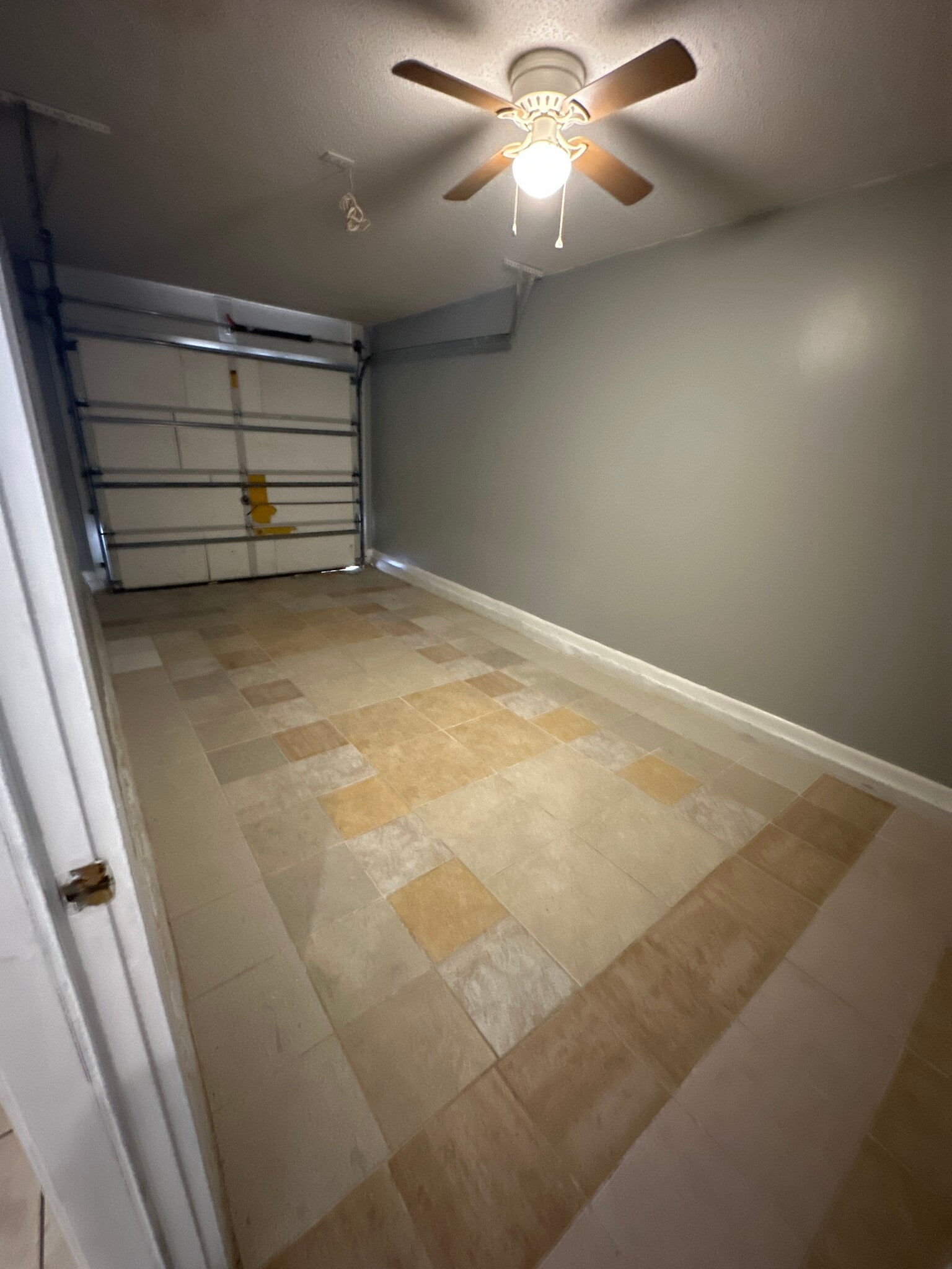 garage - 300 OLYMPIA CT