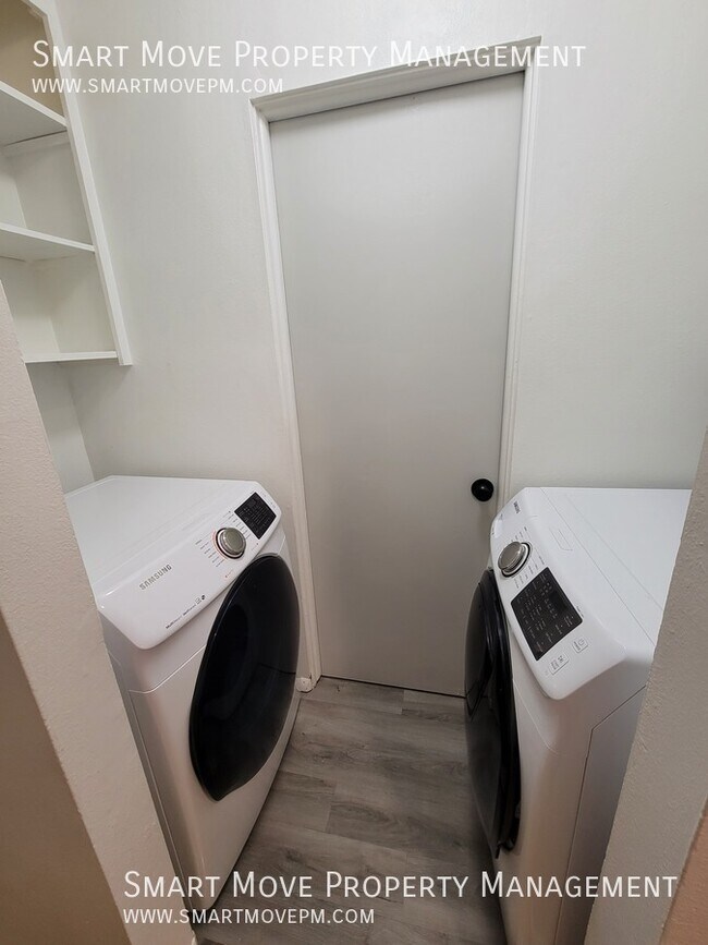 Building Photo - 6030 Kirkwood Cir