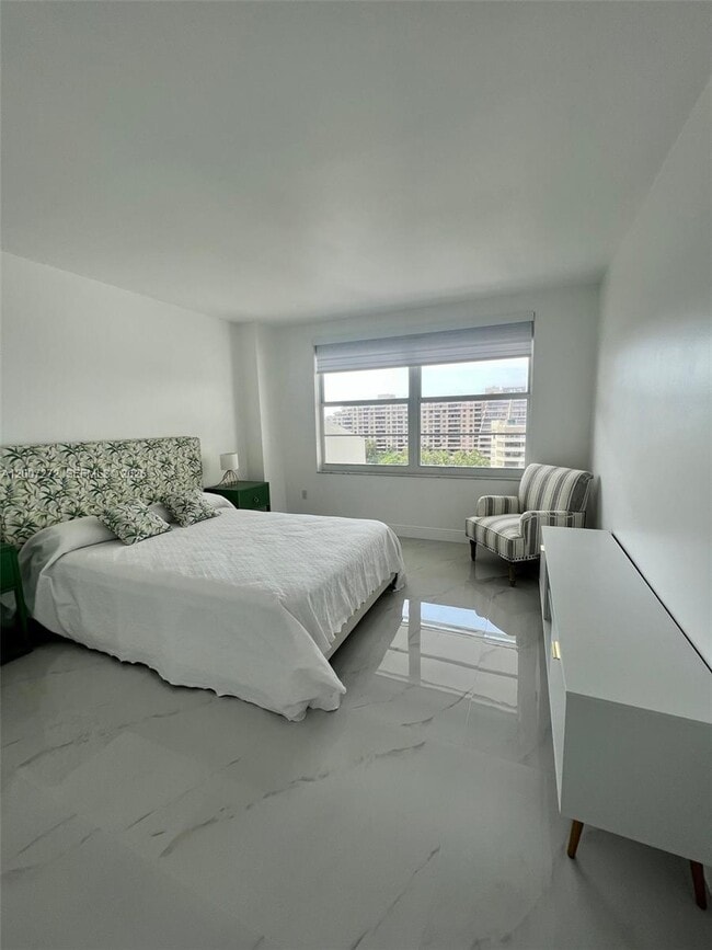 Building Photo - 155 Ocean Ln Dr