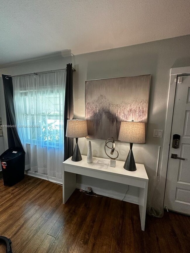 Building Photo - 1448 Dewey St