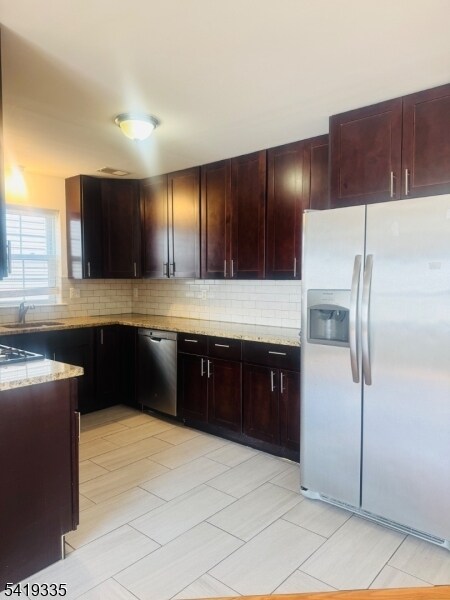 Building Photo - 523 Broadway