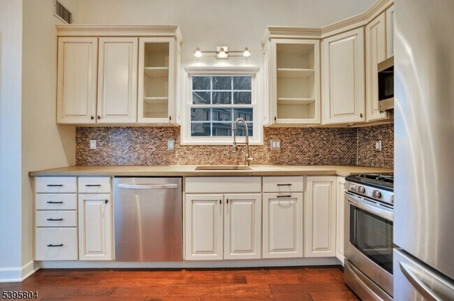 Building Photo - 1606 Windsor Ct