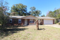 Building Photo - Prime Location! Updated 3-Bedroom Home Nea...