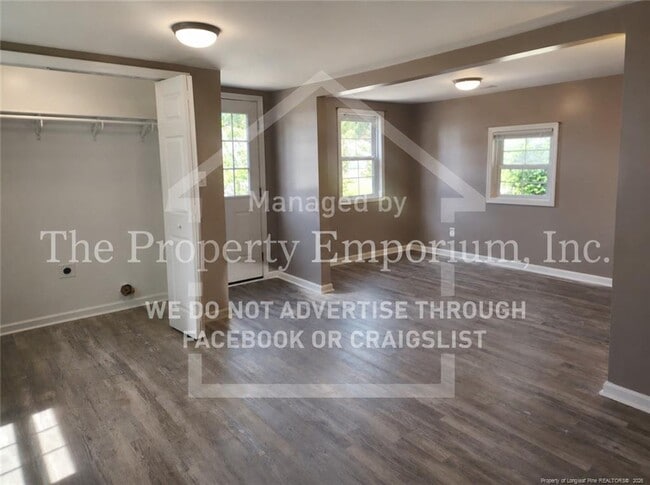 Building Photo - 508 Hobbs St