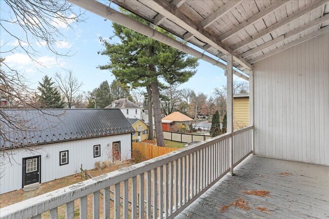 Building Photo - 1052 Edgar Ave