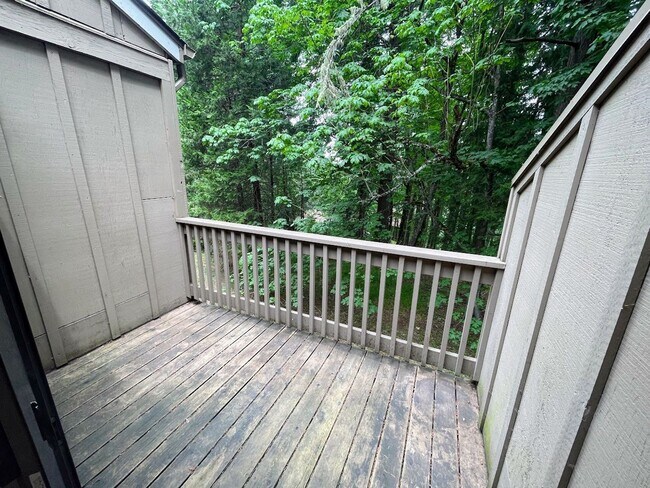 Building Photo - 2 br, 1.5 bath House - 138 Treehill Loop