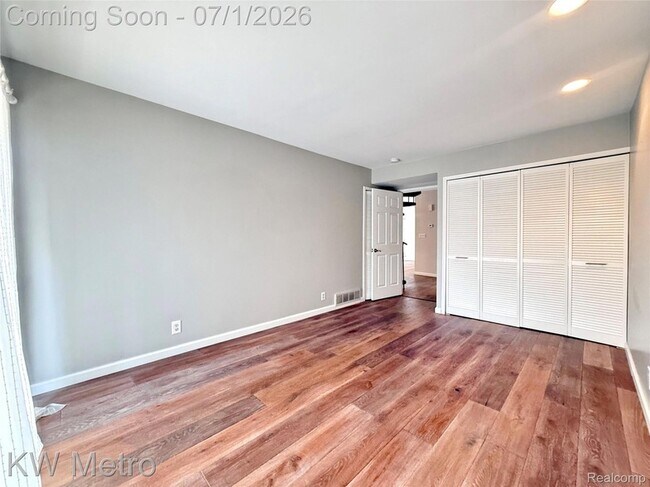 Building Photo - 799 Emmons Ave